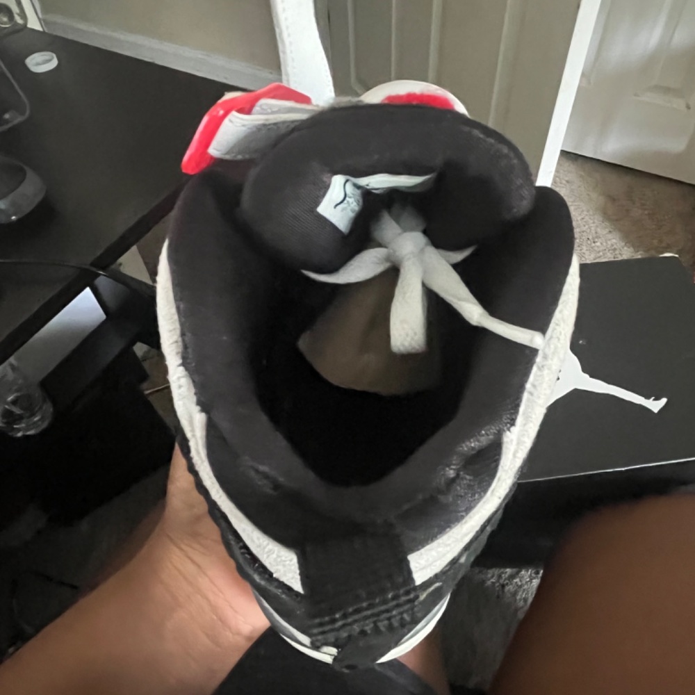 Air Jordan - Picture 3 of 5